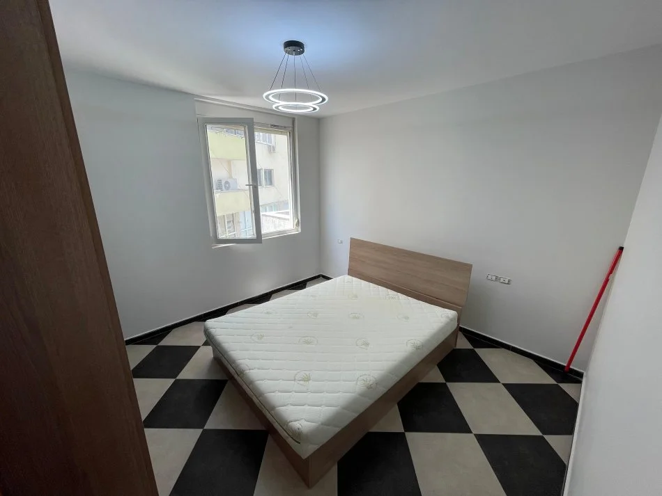 Tirane, shes 1+1+Aneks+Ballkon Kati 4, 73 m² 120.000 € (Kodra Diellit , Rr Bill Klinton)
