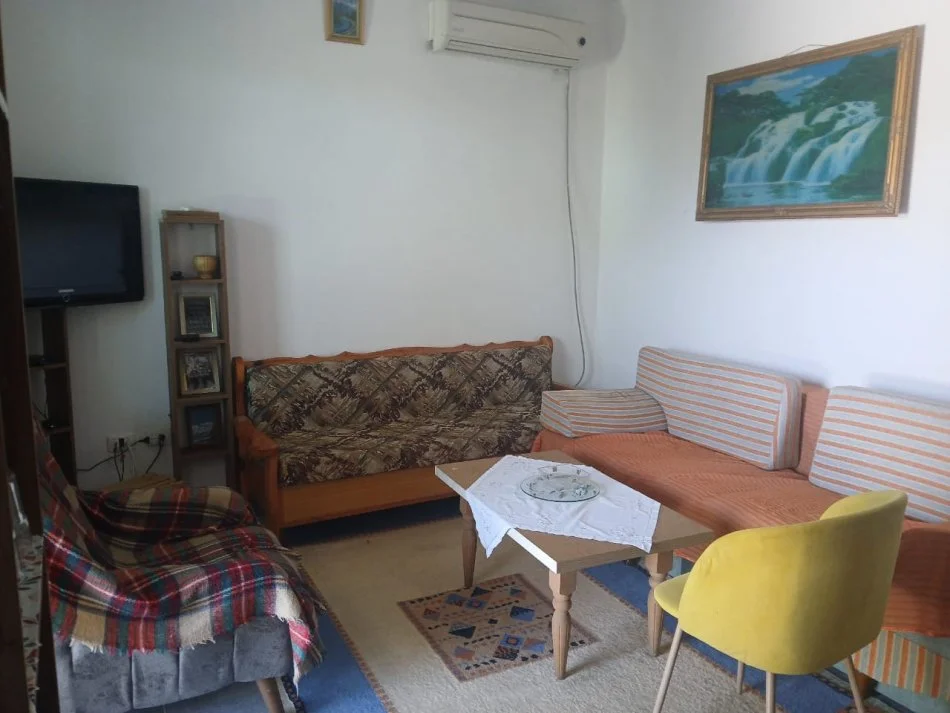 Durres, shitet shtepi 2+1+Aneks+Ballkon Kati 1, 90 m² 108.200 € (Rruga Vath Turja)