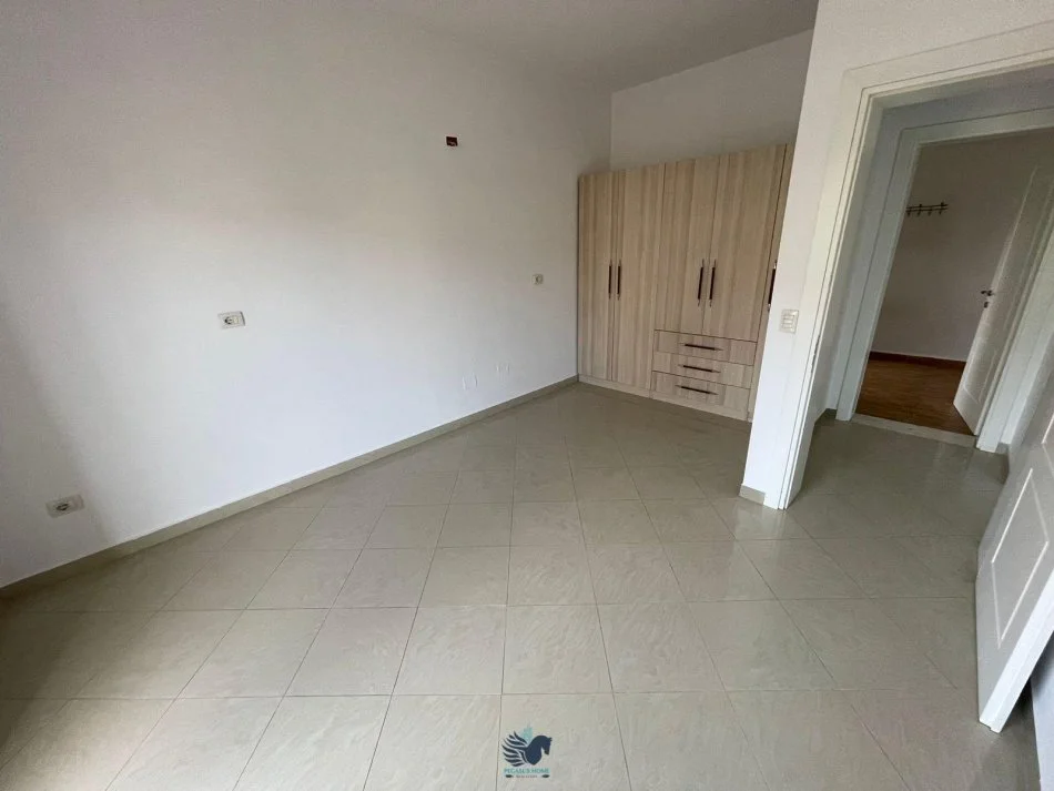 Jepet Me Qera Kat Vile 1+1 Tek Kodra e Priftit [ID PV046]