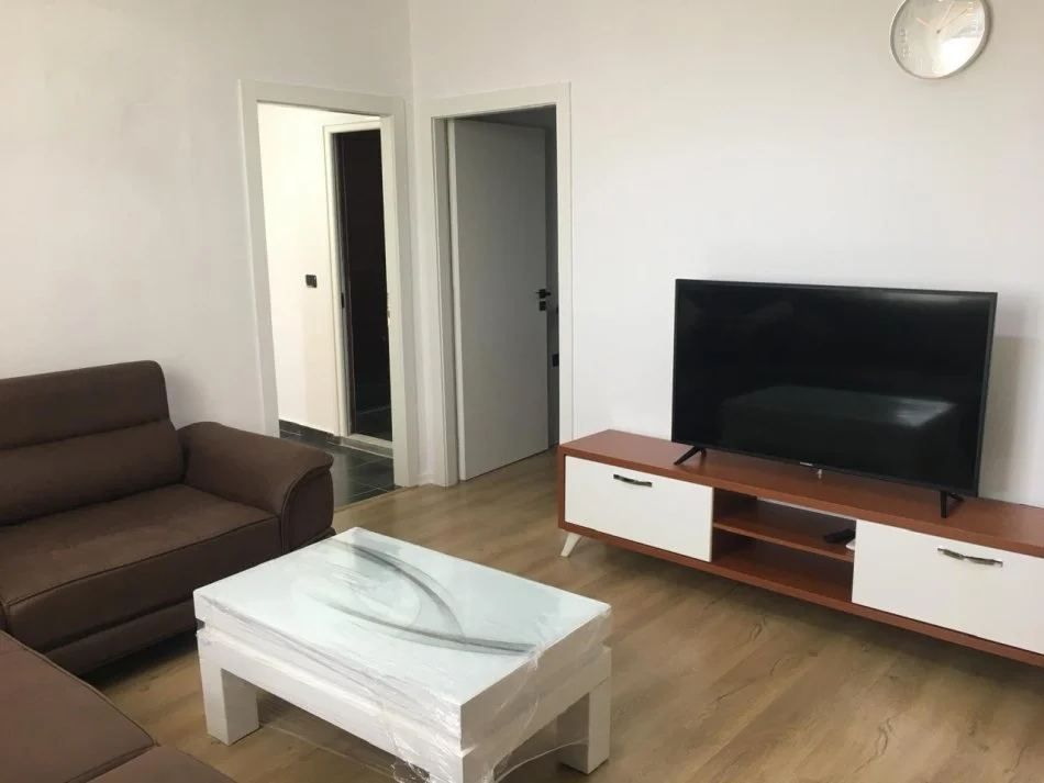 Tirane, jepet me qera apartament 2+1 Kati 3, 80 m² 450 € (Rruga e Dibres)