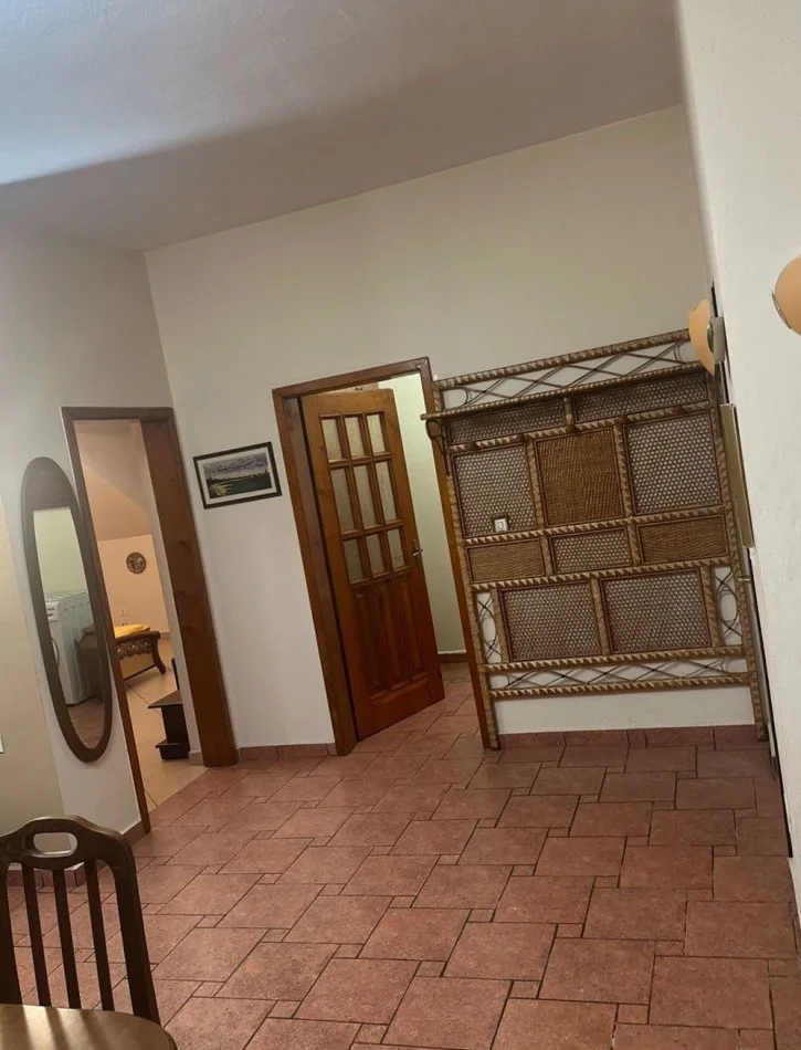 Tirane, jepet me qera apartament 2+1+Ballkon Kati 3, 120 m² 500 € (don bosko)