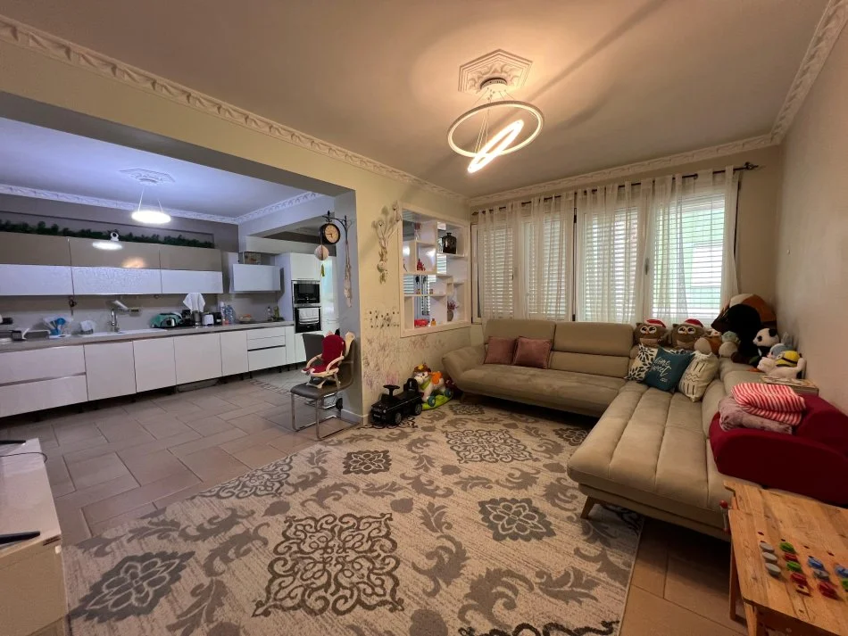 Tirane, shes apartament duplex 2+1+Ballkon Kati 3, 146 m² 450.000 € (BLLOK)