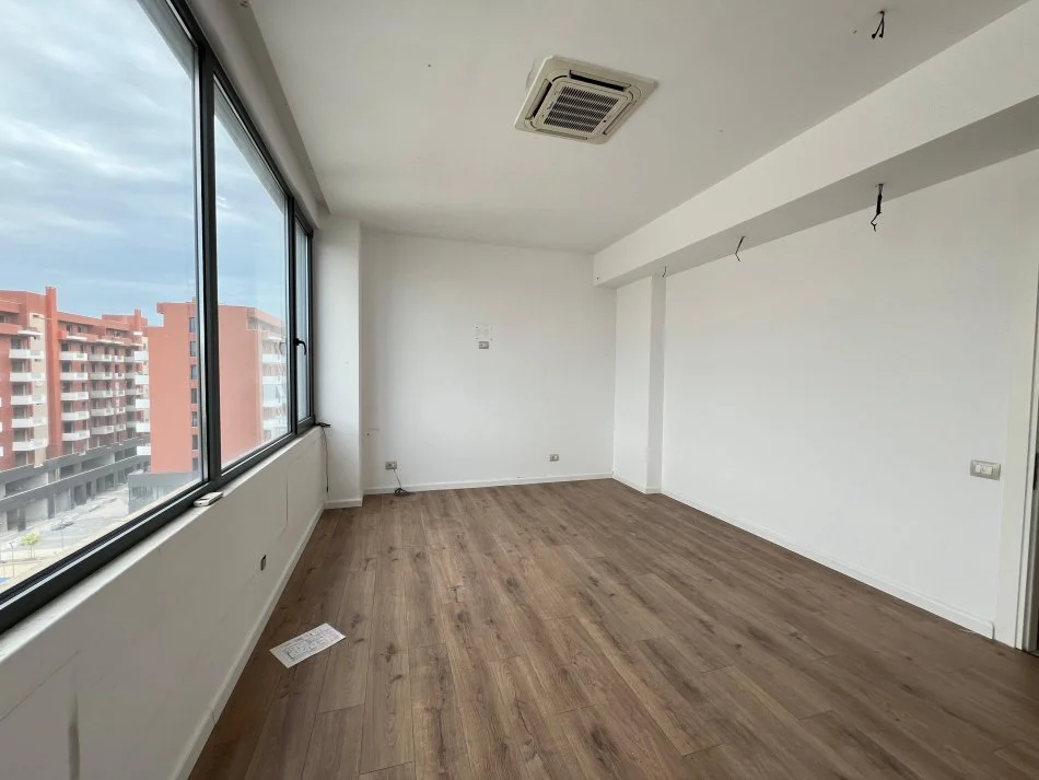Tirane, jepet me qera ambjent biznesi Kati 7, 310 m² 3.500 € (KOMPLEKSI DELIJORGJI)