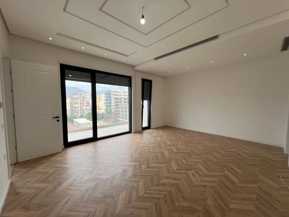 Tirane, jepet me qera zyre Kati 8, 170 m² 2.500 € (RRUGA E KAVAJES)