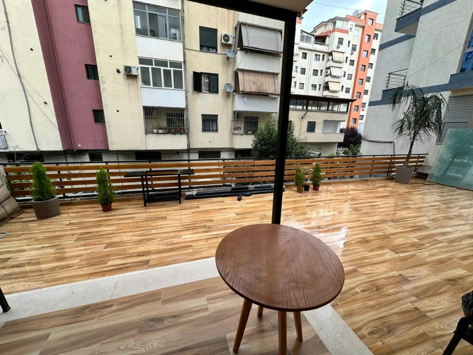 REZERVO PRONEN VETEM ME 500€! Vlore, shitet apartament 1+1+Ballkon , 200 m² 165.000 € (VLORE SKELE)