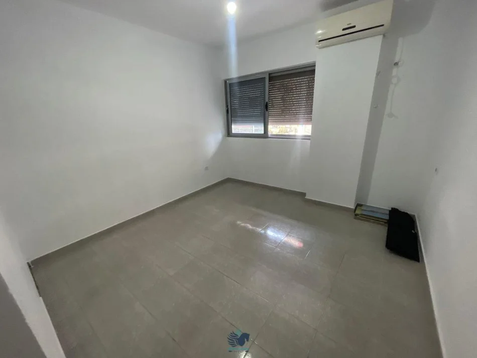 Shitet Apartament 2+1 Ne Selite [ID P02138]