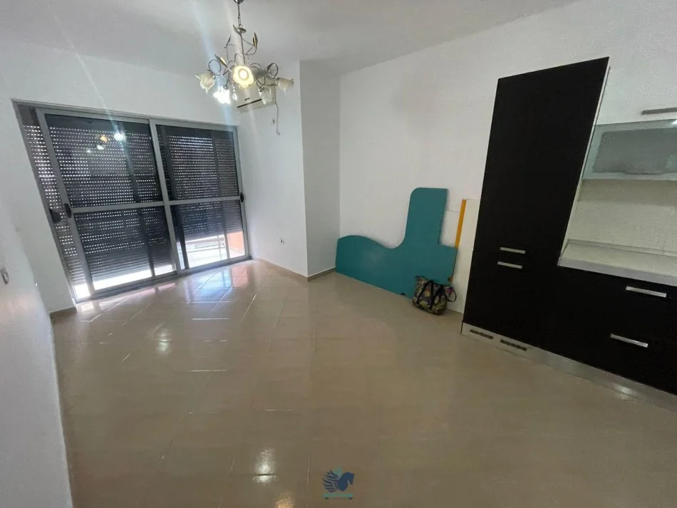 Shitet Apartament 2+1 Ne Selite [ID P02138]