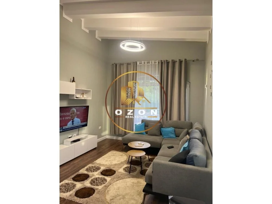 Shitet Super Vilë Në Lundër!