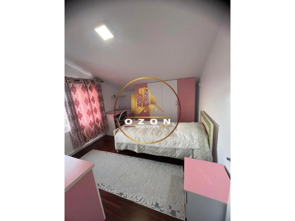 Shitet Super Vilë Në Lundër!