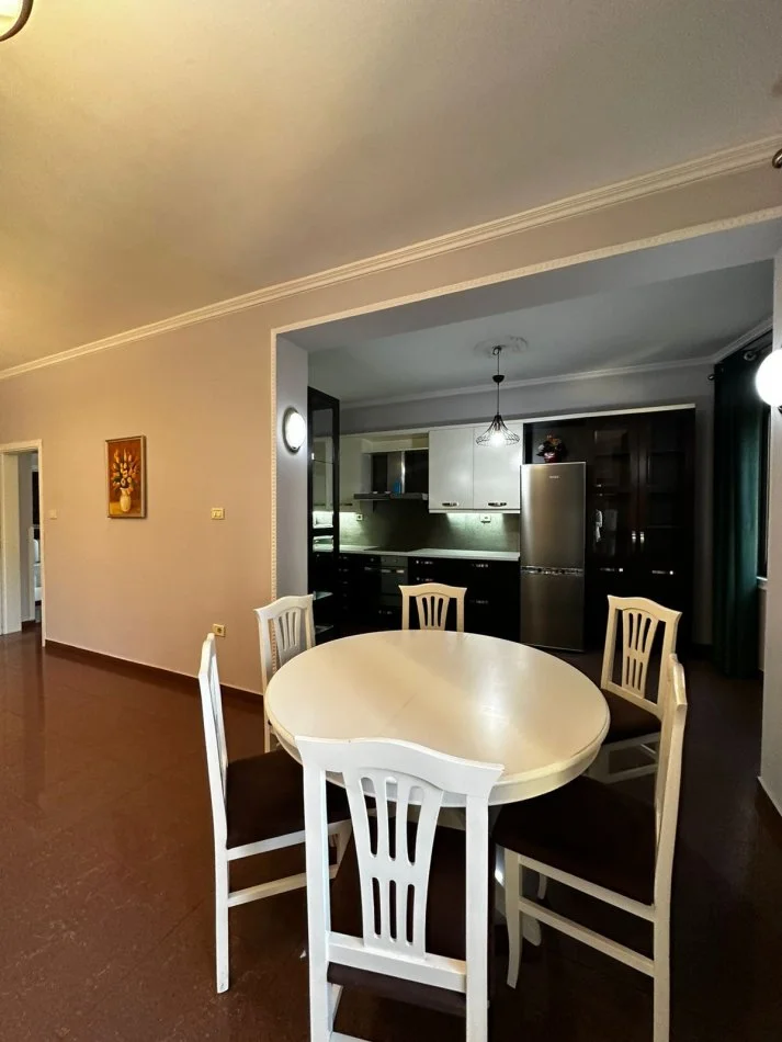 Tirane, jepet me qera apartament 2+1 Kati 2, 135 m² 800 € (Pazari i Ri)