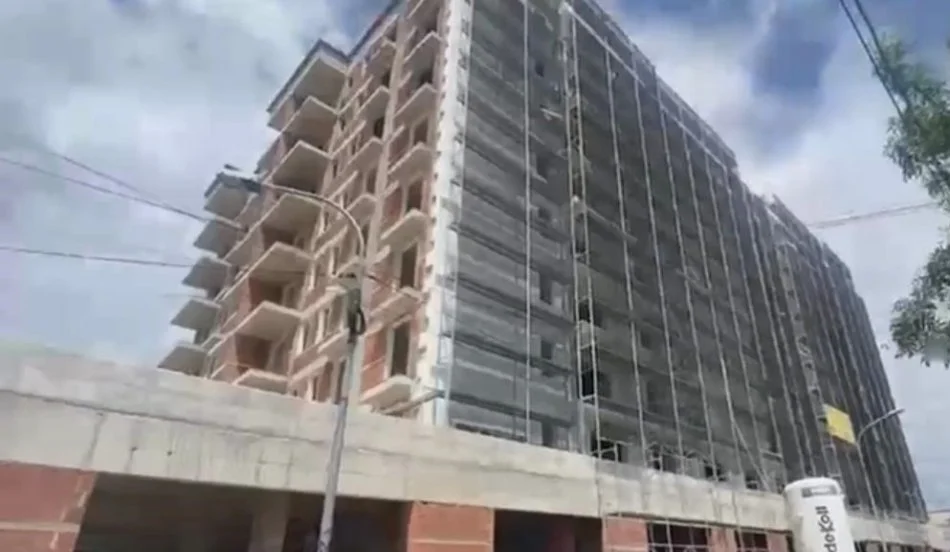 Tirane, shitet apartament 1+1 Kati 8, 75 m² 54.000 € (kamez)