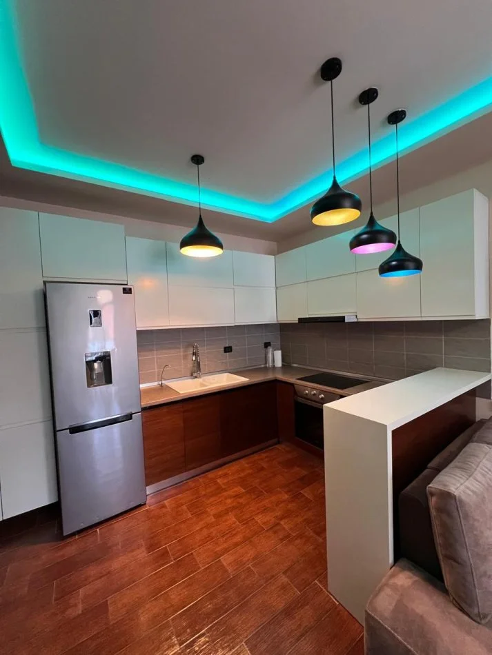 Tirane, shitet apartament 1+1 Kati 8, 85 m² 113.000 € (Yzberisht)