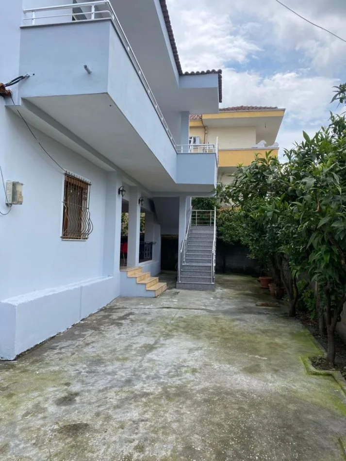 Tirane, jepet me qera 3+1+Ballkon Kati 2, 130 m² 500 € (Pero Kita)