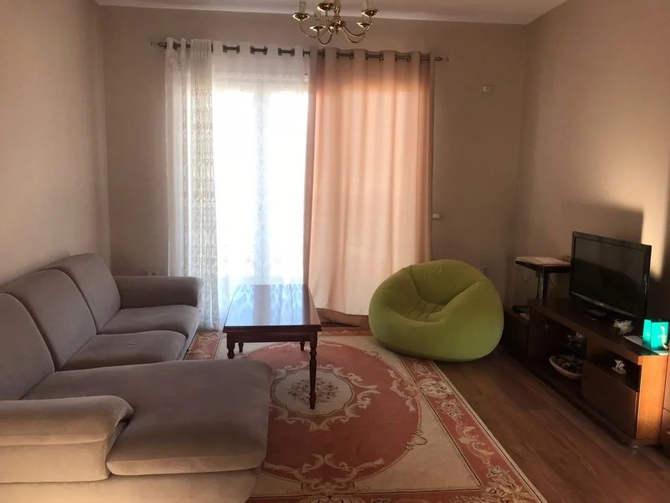 Tirane, shitet apartament 2+1+Ballkon Kati 3, 105 m² 105.000 € (Selite)