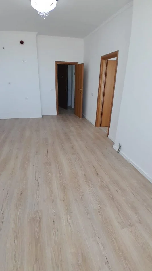 Tirane, Apartament 1+1  per shitje Kati 2, 60 m² 77.000 € (Fresk)