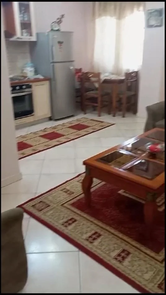 Tirane, jepet me qera apartament 1+1+Aneks+Ballkon Kati 2, 75 m² 490 € (Medreseja)