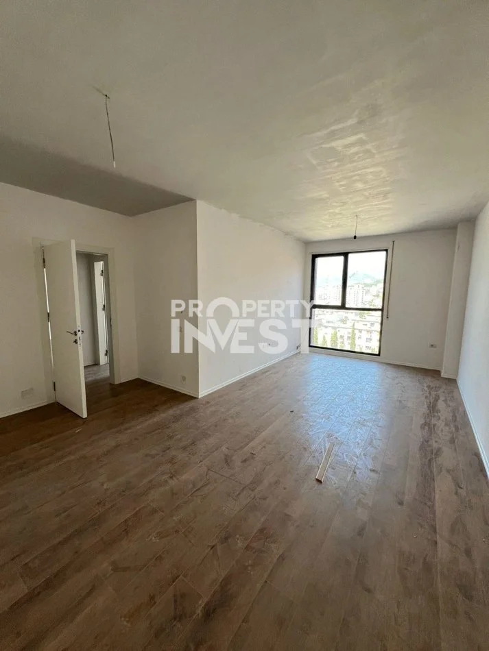 Tirane, shitet apartament 3+1 , 129 m² 185.500 € (xhamlliku)