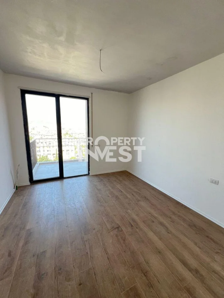 Tirane, shitet apartament 3+1 , 129 m² 185.500 € (xhamlliku)