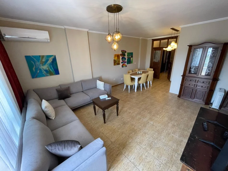 Tirane, jepet me qera apartament 2+1+Aneks+Ballkon Kati 10, 130 m² 1.100 € (BLLOKU)