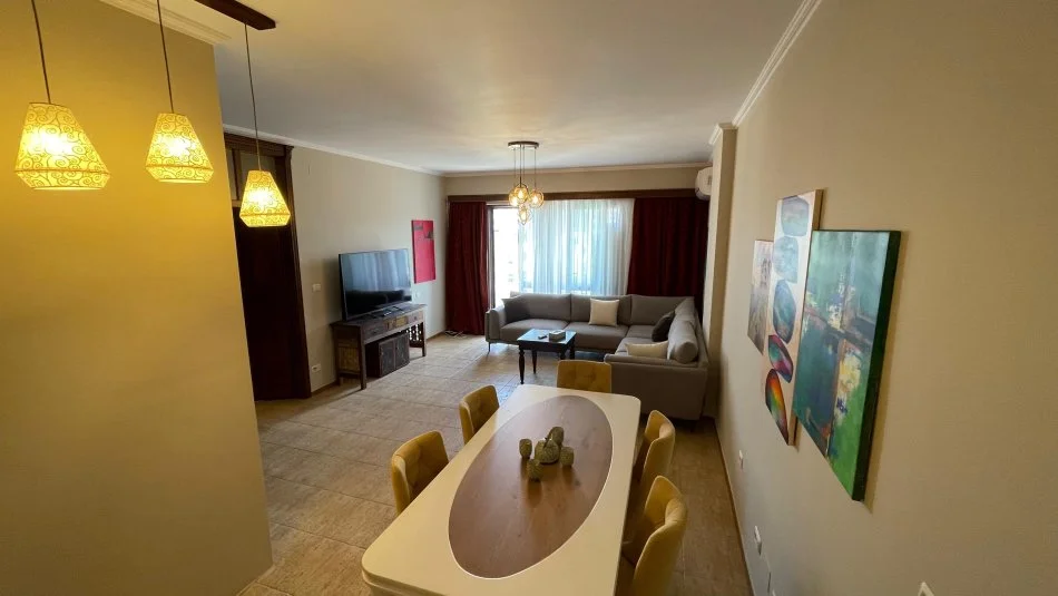 Tirane, jepet me qera apartament 2+1+Aneks+Ballkon Kati 10, 130 m² 1.100 € (BLLOKU)