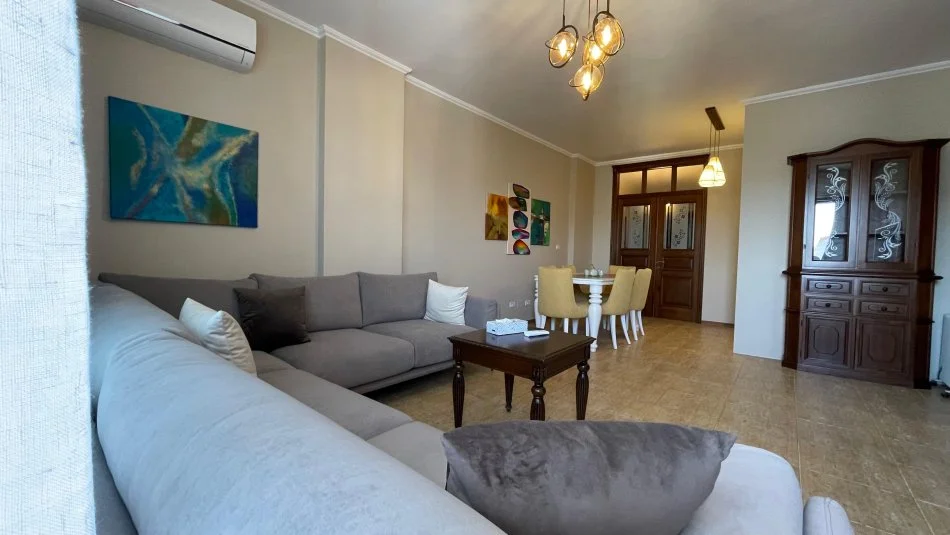 Tirane, jepet me qera apartament 2+1+Aneks+Ballkon Kati 10, 130 m² 1.100 € (BLLOKU)