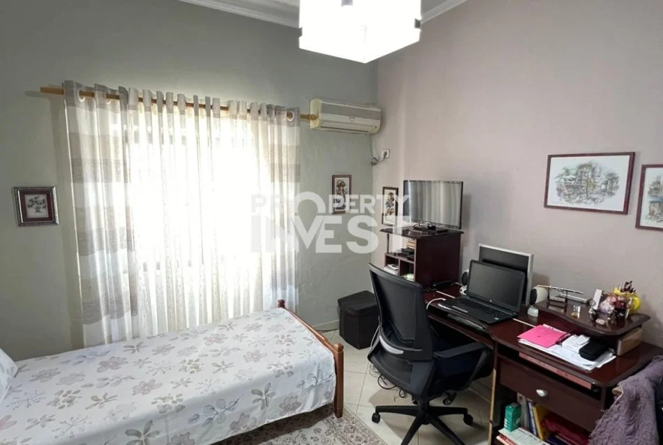 Tirane, shitet apartament 2+1+Aneks+Ballkon , (Shallvaret)