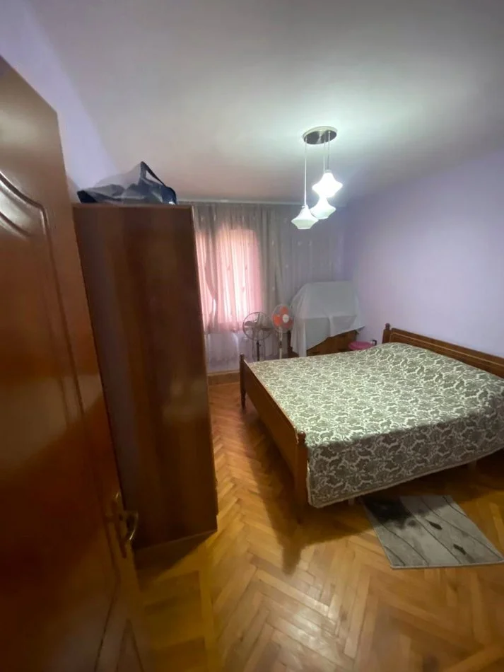 Tirane, shitet apartament 1+1 Kati 4, 50 m² 60.000 € (Ali dem)