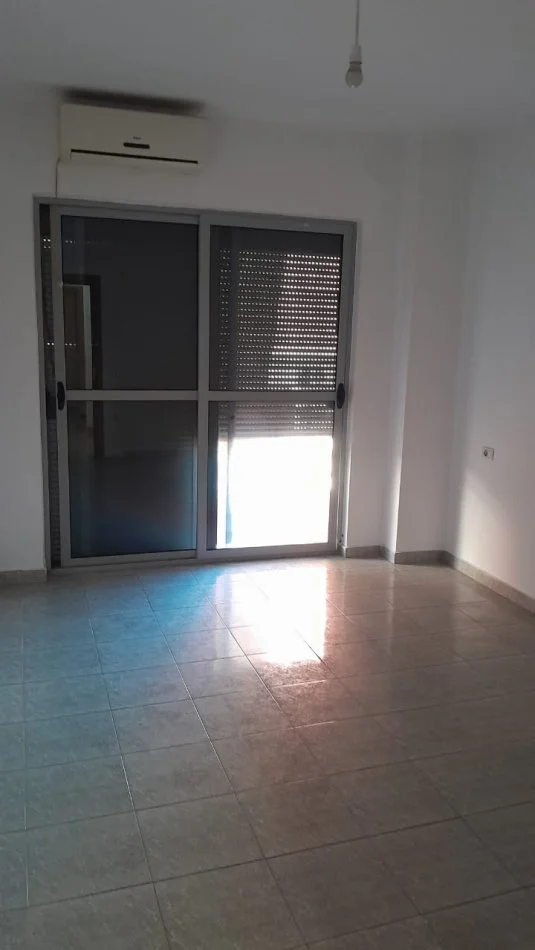 Tirane, Apartament 2+1 per shitje  Kati 2, 98 m² 165.000 € (Bill Klinton)
