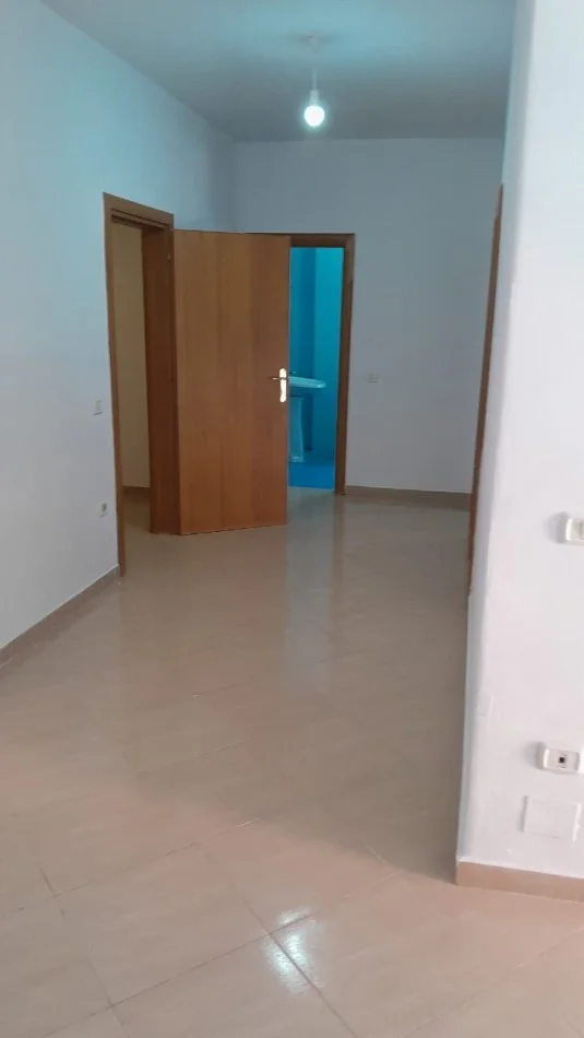 Tirane, Apartament 2+1 per shitje  Kati 2, 98 m² 165.000 € (Bill Klinton)