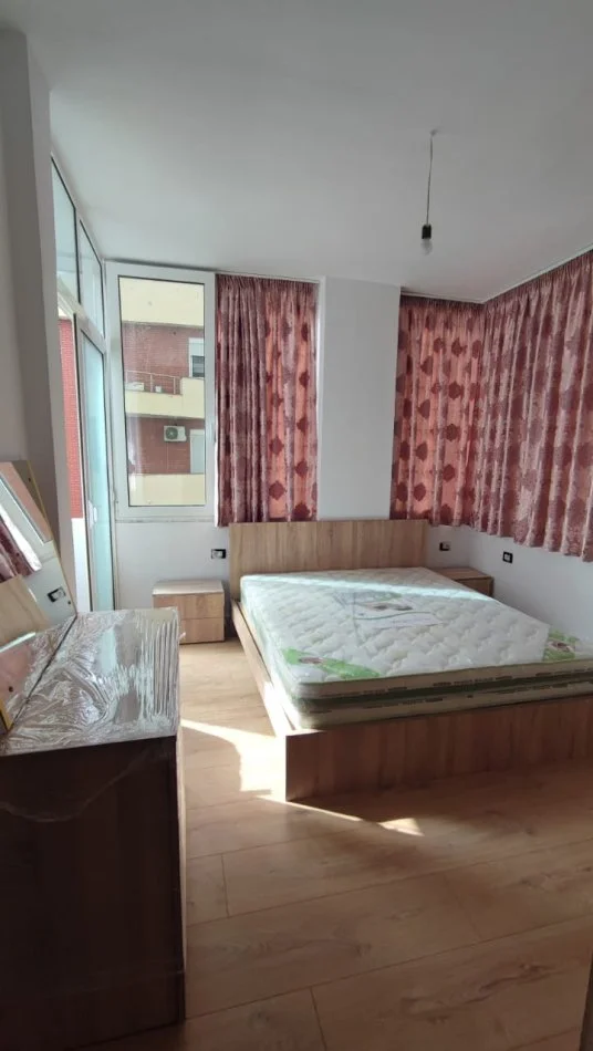 Tirane, jepet me qera apartament 2+1 Kati 6, 85 m² 320 € (Rruga 17-nentori, Casa italia)