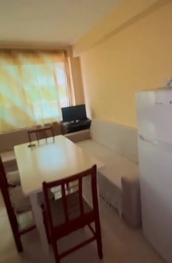 Tirane, jepet me qera apartament 1+1 Kati 2, 50 m² 300 € (qyteti studenti)