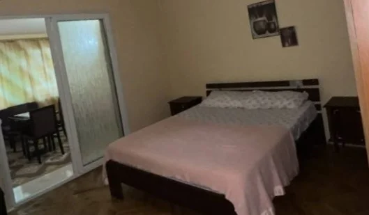 Tirane, jepet me qera apartament 1+1 Kati 2, 50 m² 300 € (qyteti studenti)