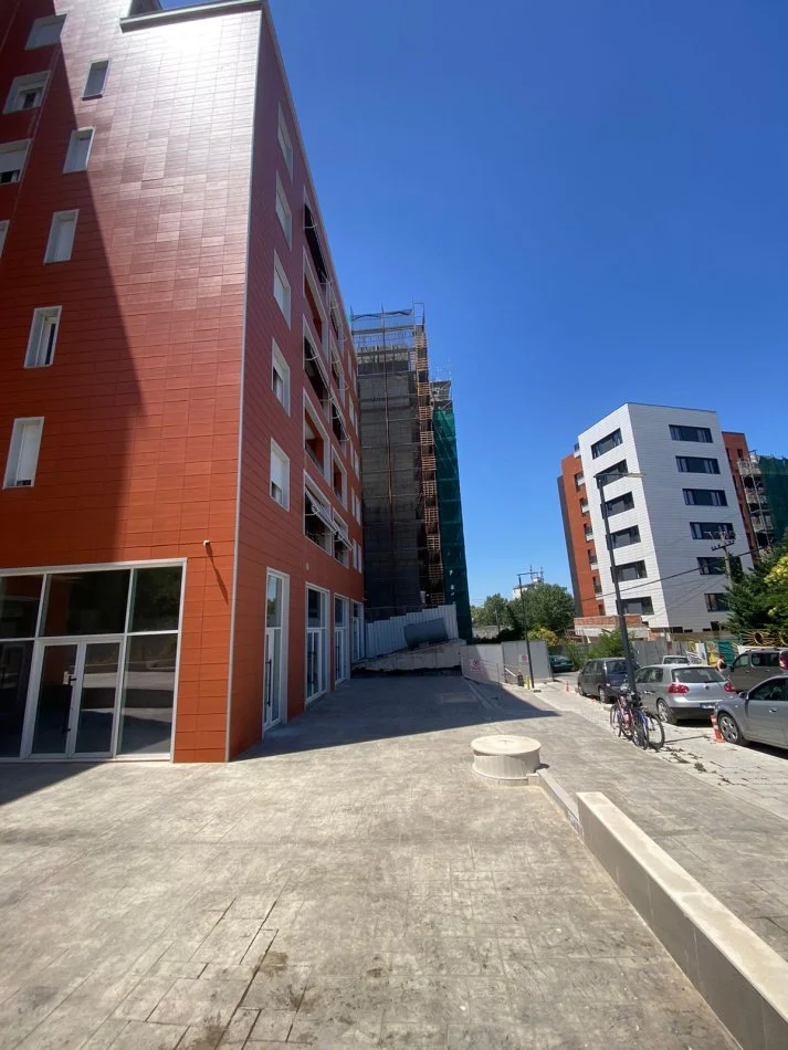 Tirane, jepet me qera apartament 1+1+Ballkon Kati 4, 60 m² 550 € (RRUGA ELBASANIT)
