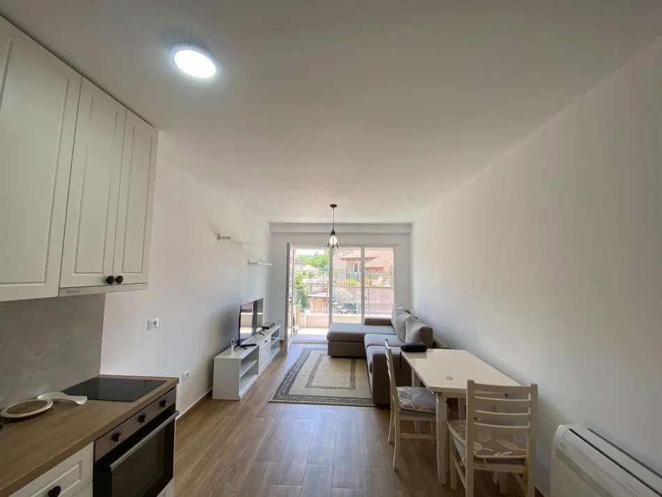 Tirane, jepet me qera apartament 1+1+Ballkon Kati 4, 60 m² 550 € (RRUGA ELBASANIT)