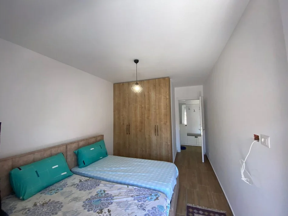 Tirane, jepet me qera apartament 1+1+Ballkon Kati 4, 60 m² 550 € (RRUGA ELBASANIT)