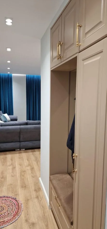 Vlore, shitet apartament 3+1+Aneks+Ballkon , 137 m² 350.000 € (Rruga Perivolo)