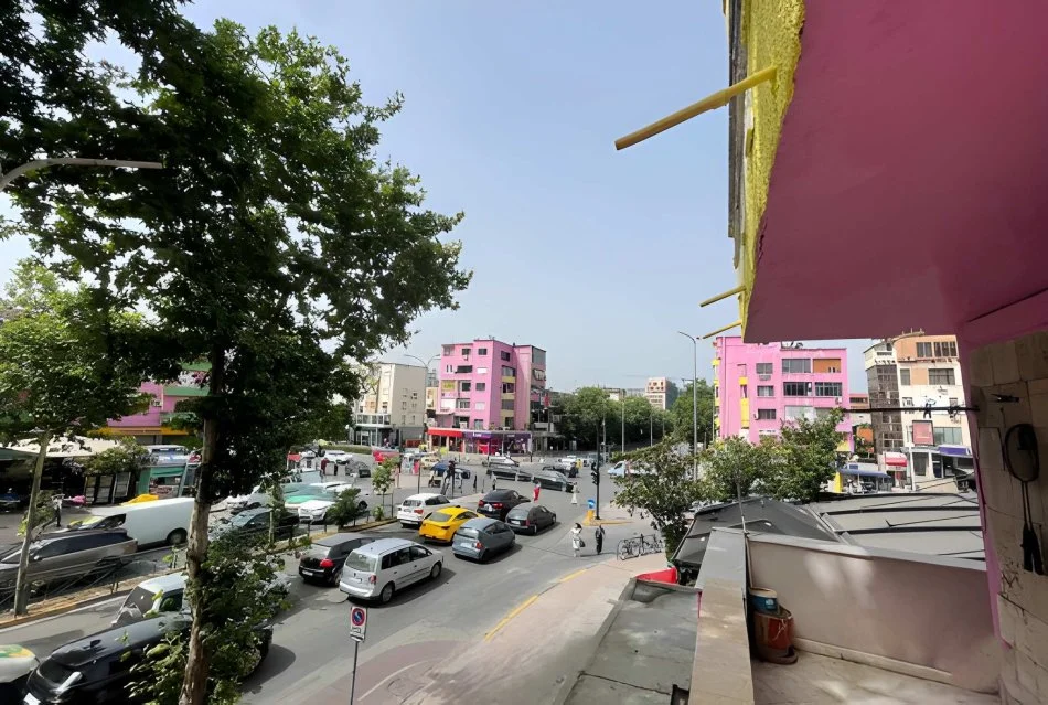 Tirane, jepet me qera ambjent biznesi Kati 0, 214 m² (21 Dhjetori)