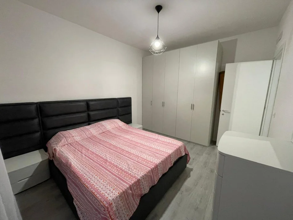 Tirane, jepet me qera apartament 1+1 Kati 6, 50 m² 550 € (Rruga Jordan Misja)