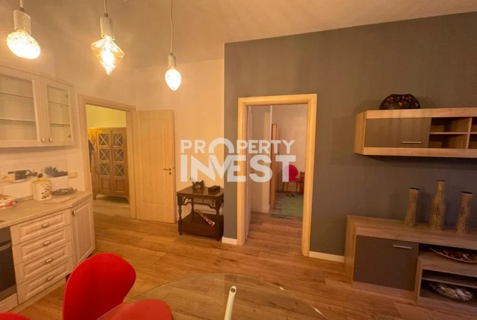 Tirane, jepet me qera apartament 1+1 Kati 3, 65 m² 450 € (Rruga Peti)