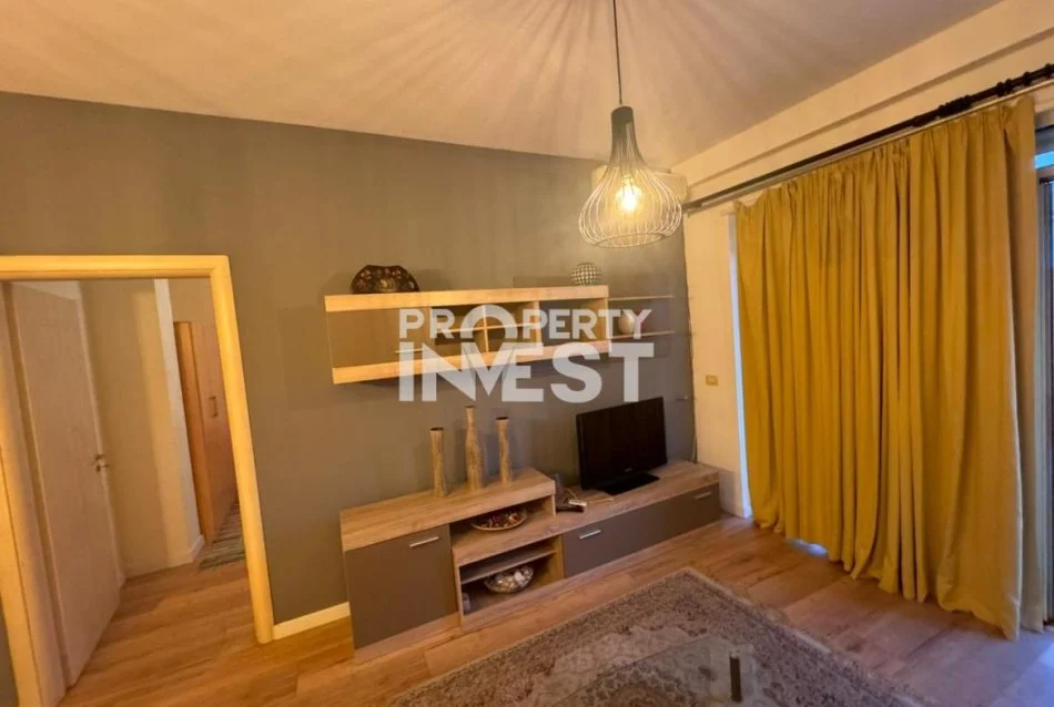 Tirane, jepet me qera apartament 1+1 Kati 3, 65 m² 450 € (Rruga Peti)