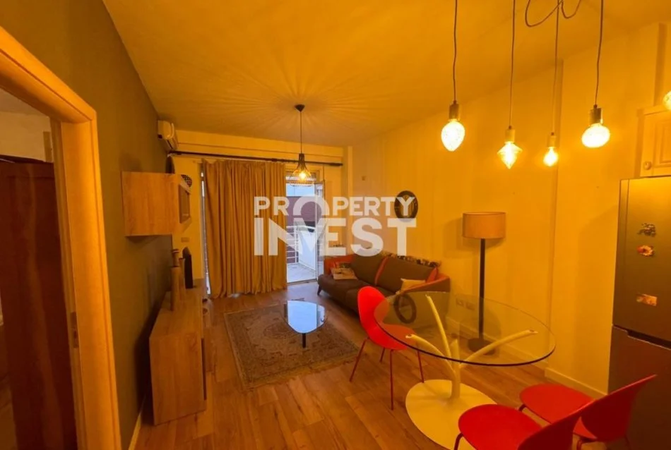 Tirane, jepet me qera apartament 1+1 Kati 3, 65 m² 450 € (Rruga Peti)