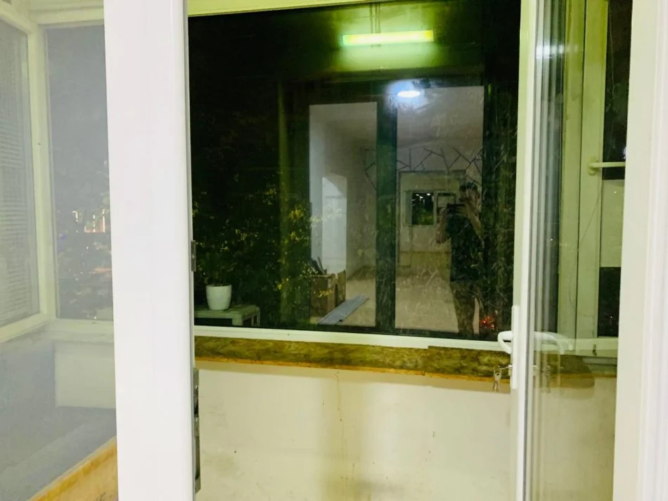 Tirane, jepet me qera apartament 4+1+Ballkon Kati 2, 140 m² 800 € (rruga e durresit ngjitur me kafe flora)