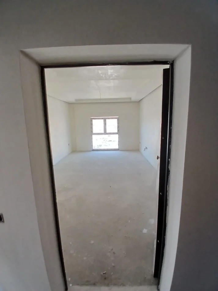 Tirane, shitet apartament 1+1 Kati 3, 100 m² 150.000 € (Laprake)