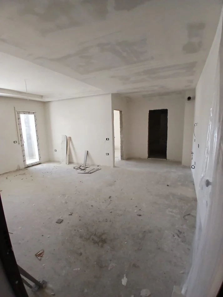 Tirane, shitet apartament 1+1 Kati 3, 100 m² 150.000 € (Laprake)