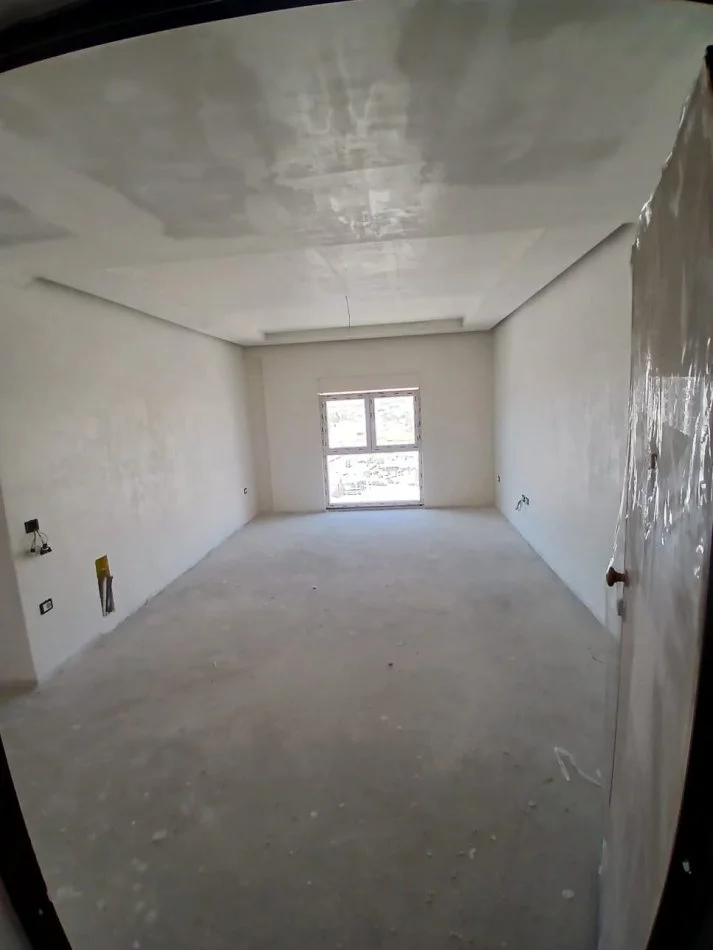 Tirane, shitet apartament 1+1 Kati 3, 100 m² 150.000 € (Laprake)