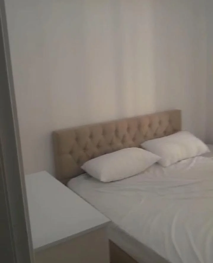 Tirane, jepet me qera apartament 1+1 Kati 3, 65 m² 460 € (Xhamllikut)