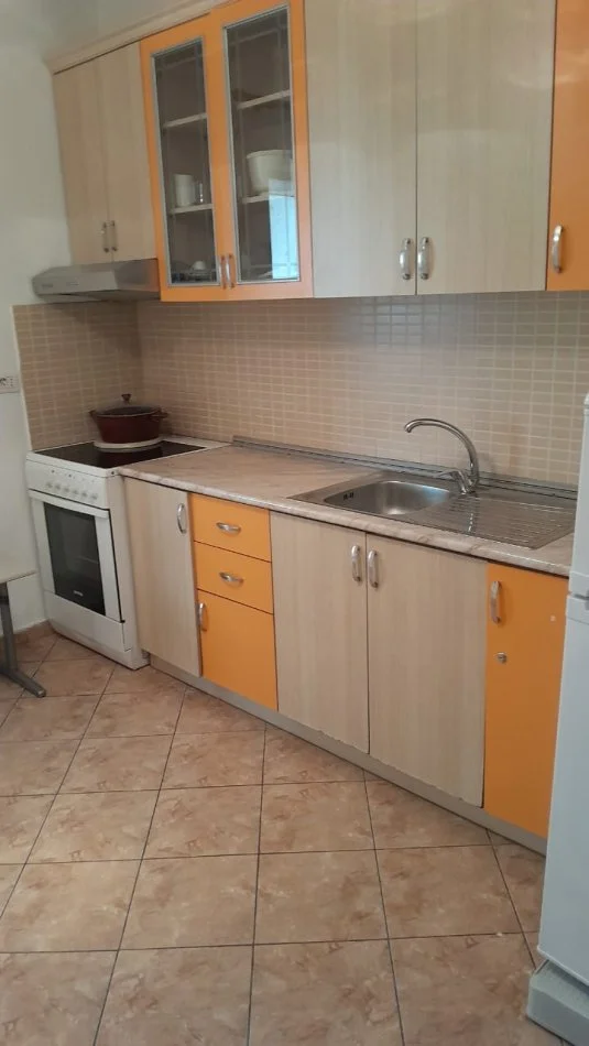 Tirane,Apartament 1+1 me qira Kati 3, 70 m² 350 € E NEGOCIUESHME  (Don Bosko)