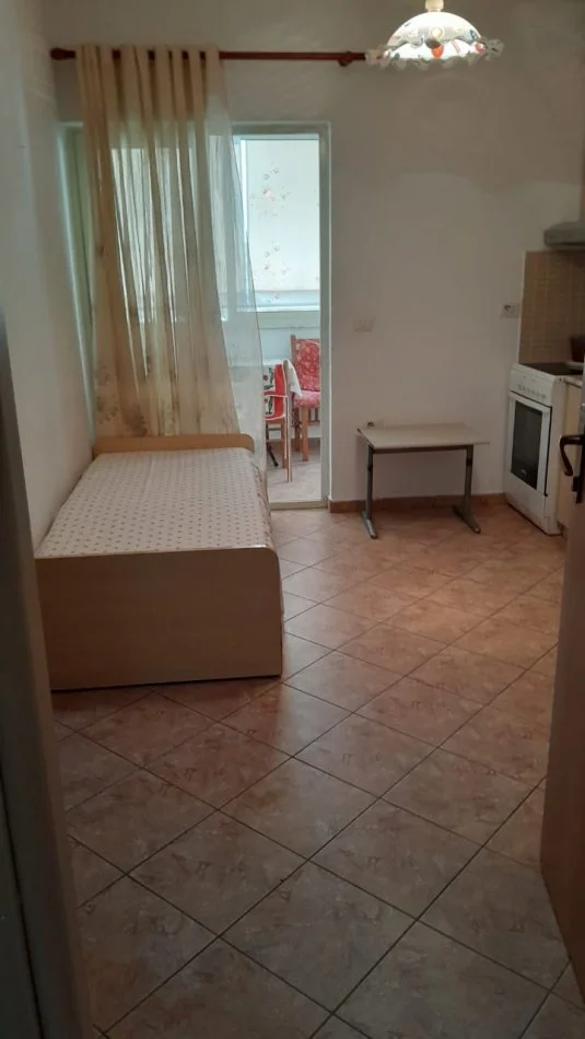 Tirane,Apartament 1+1 me qira Kati 3, 70 m² 350 € E NEGOCIUESHME  (Don Bosko)