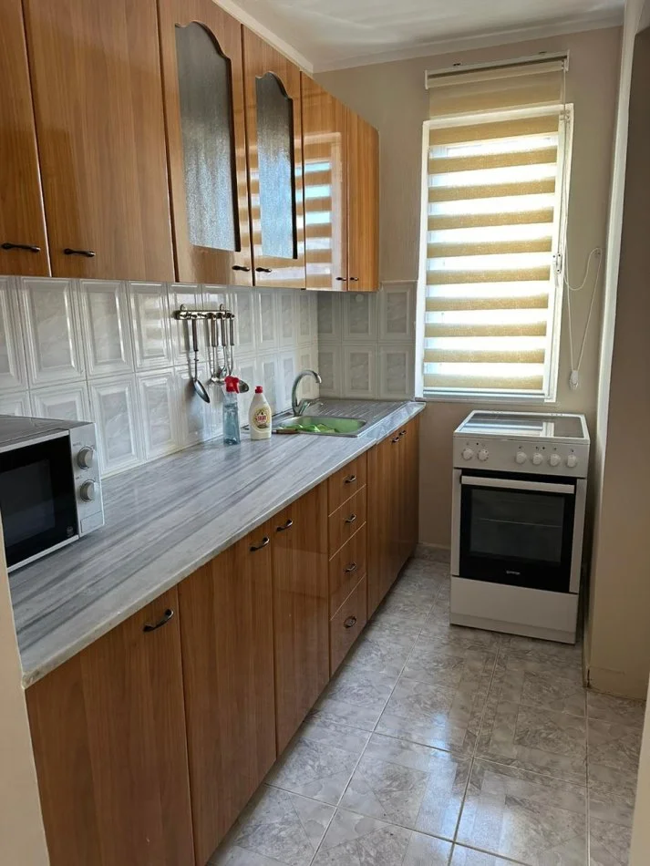 Apartament 1+1 për Qira, tek Rruga e Kavajës 500 €!