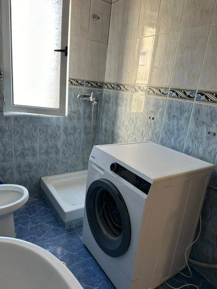 Apartament 1+1 për Qira, tek Rruga e Kavajës 500 €!